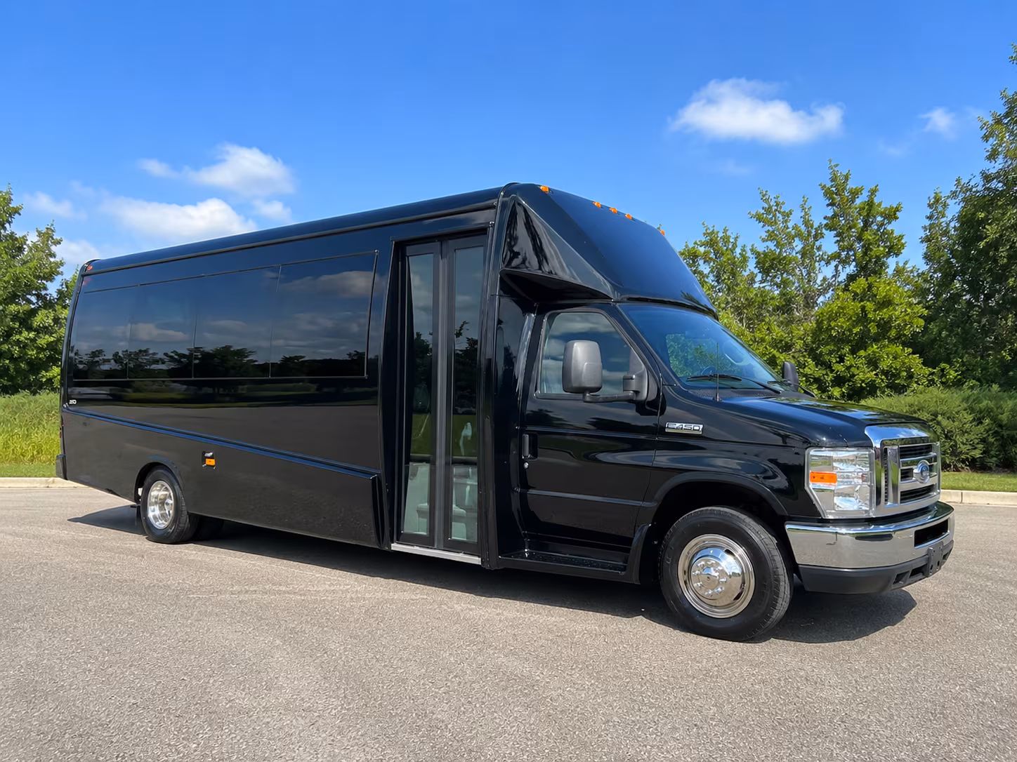 minibus rentals for sandy bridal party transportation